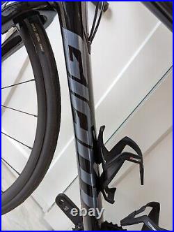 2022 Giant TCR Advanced 2 Disc Pro Full Carbon Road Bike Size Medium Shimano 105