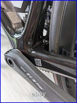 2022 Giant TCR Advanced 2 Disc Pro Full Carbon Road Bike Size Medium Shimano 105