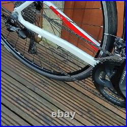 Boardman ALU SLR 8.9 Road Bike Medium RRP £1000 Shimano 105 Carbon forks