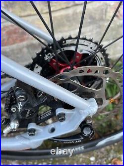 Cube Road SL Hybrid Flat Bar Gravel Bike Shimano XT Hope DT Swiss 56cm Schwalbe