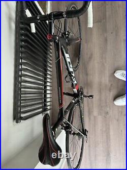 Fuji Altamira 2.7 Large Carbon Road Bike, Mavic Tubeless Wheels, Shimano R5800