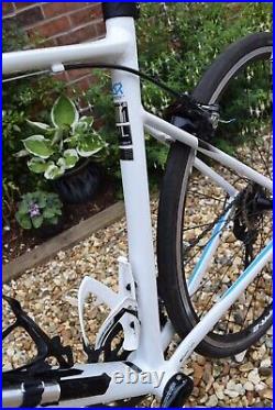 Giant Defy Aluxx Compact 1 road bike Size M/L = 54cm (Shimano 105 5800Groupset)