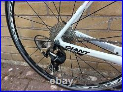 Giant Defy Composite 1 XL (Shimano 105 5800). Full carbon fibre road bicycle