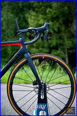 NEW Colnago V3 Disc with latest Shimano 105 Di2 carbon bike size 52s
