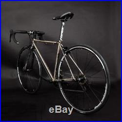 Only 8.5KG AM CLR6200 Reynolds Steel Material Road Bike Shimano105 6800 Groupset