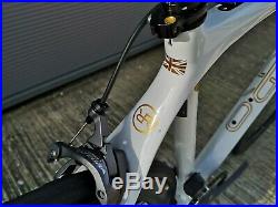 Orro Gold Signature Carbon Road Bike Shimano Ultegra Di2 Token Carbon Wheels