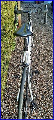 Specialized Roubaix 56CM Road Bike Carbon Shimano 105
